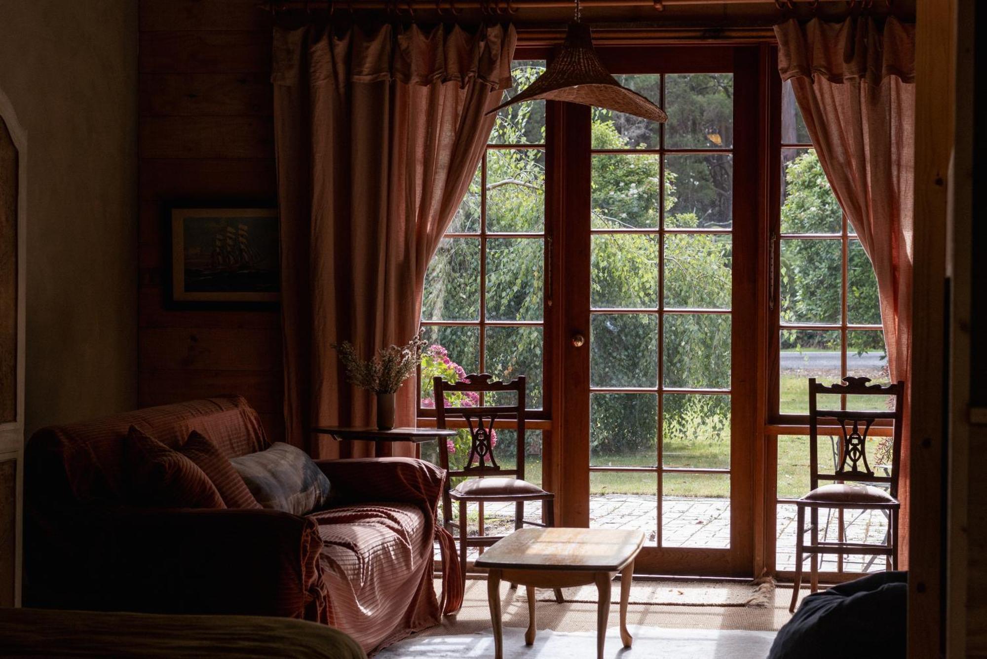 The Quarters Hotel Strahan Kültér fotó
